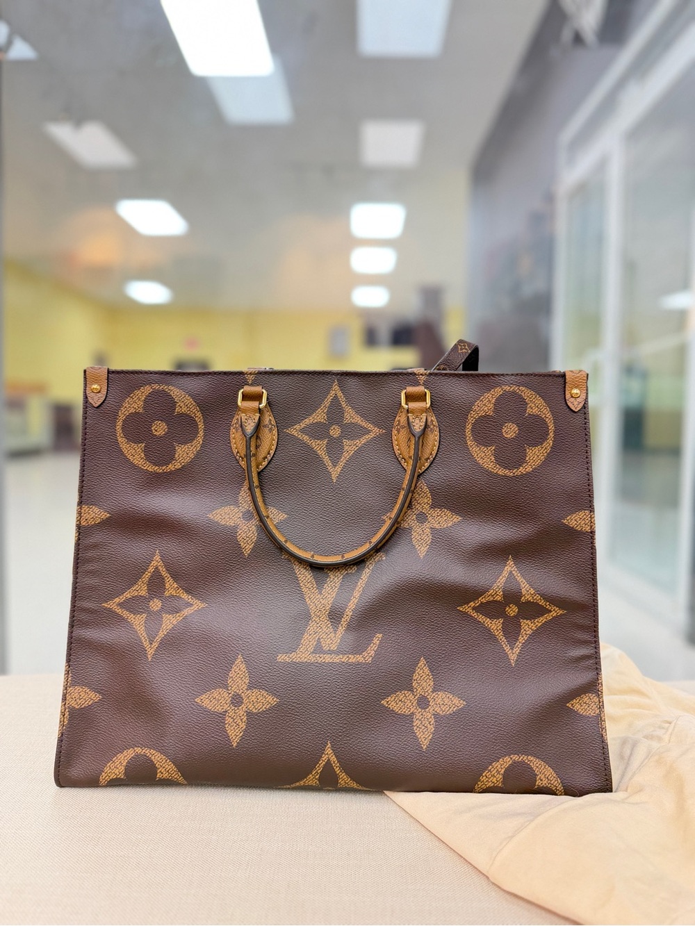 Louis Vuitton GM On The Go